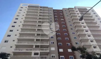 Apartamento no Campo Limpo. Excelente apartamento, 76m² de área útil, amplo living, 3 quartos