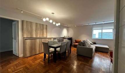 Apartamento amplo a venda 140m² Reformado Metro Paraíso 03 suítes 01 vaga de garagem