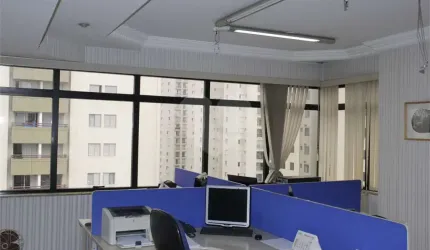Sala / Conjunto Comercial 52 m² 01 Banheiro 01 Vaga na Saúde com ótima localização - Locação.