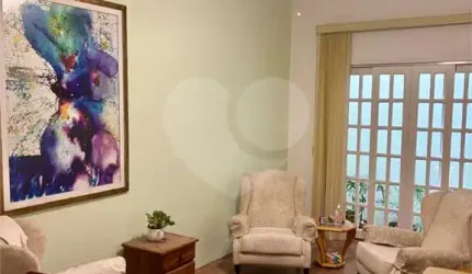 Casa à Venda com 4 Dormitórios e 3 Banheiros – 185 m² – Vila Mariana, São Paulo/SP