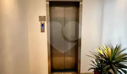 Apartamento em Paraíso com 202m²  4 dormitorios, 1 suite, 2 vagas livres Aceita Permuta.