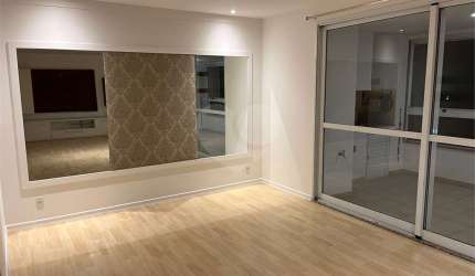 Apartamento no Itaim Bibi com 146m², 3 dormitórios sendo 3 suítes e 2 vagas de garagem.
