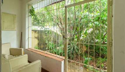 CASA OU TERRENO DE 375M² NA SAÚDE