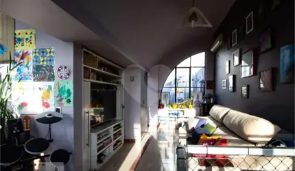 viva no coração de Perdizes, neste charmosíssimo triplex