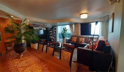 Cobertura duplex de 3 dorm, 3 suítes e 3 vagas fixas!