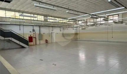 Prédio inteiro para locação na Barra Funda. São Paulo.