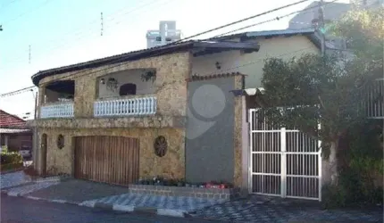 Casa à venda no Bairro Caieiras