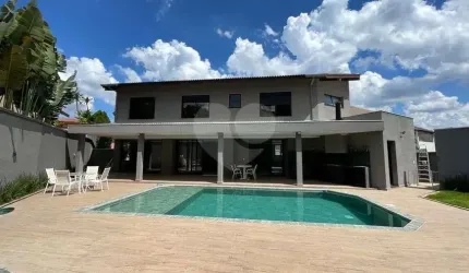 Casa com 3 quartos à venda em Alphaville - SP