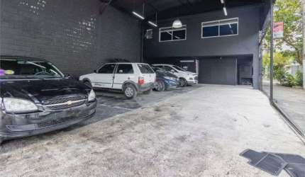 Salão comercial disponível para locação no bairro Lapa.