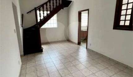 Casa com 3 quartos para locação na Lapa