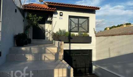 Casa com 4 quartos à venda na Rua Victor Silva, 224, Camaquã, Porto Alegre, 375 m2 por R$ 890.000