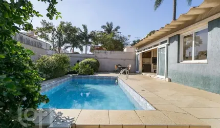 Casa com 4 quartos à venda na Rua Alfredo Schuett, 833, Três Figueiras, Porto Alegre, 348 m2 por R$ 1.800.000