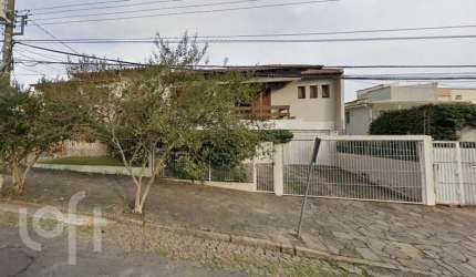 Casa com 3 quartos à venda na Rua Professor Abílio Azambuja, 675, Jardim do Salso, Porto Alegre, 308 m2 por R$ 812.250