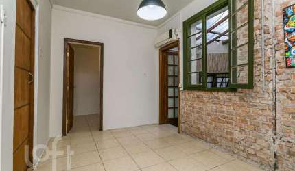 Casa com 3 quartos à venda na Rua São Carlos, 1124, Floresta, Porto Alegre, 126 m2 por R$ 492.000