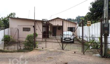 Casa com 3 quartos à venda na Estrada das Furnas, 65, Belém Velho, Porto Alegre, 380 m2 por R$ 300.000