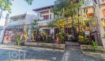 Casa com 4 quartos à venda na Rua Doutor Marino Abrahão, 70, Passo das Pedras, Porto Alegre, 215 m2 por R$ 740.000