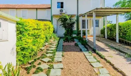 Casa com 2 quartos à venda na Avenida Juca Batista, 3527, Hípica, Porto Alegre, 127 m2 por R$ 304.000
