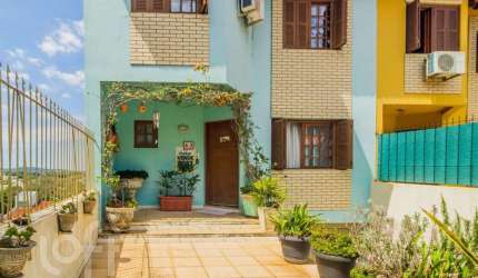 Casa com 3 quartos à venda na Rua dos Guananas, 63, Espírito Santo, Porto Alegre, 186 m2 por R$ 650.000