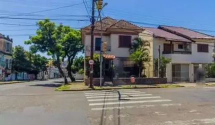 Casa com 3 quartos à venda na Rua General Gomes Carneiro, 218, Medianeira, Porto Alegre, 200 m2 por R$ 1.311.000