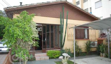 Casa com 4 quartos à venda na Rua Nazareth, 470, Bom Jesus, Porto Alegre, 130 m2 por R$ 382.850