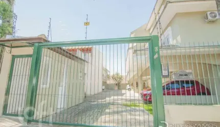 Casa em condomínio fechado com 4 quartos à venda na Rua Caeté, 65, Vila Assunção, Porto Alegre, 304 m2 por R$ 1.700.000