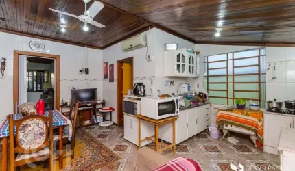 Casa com 3 quartos à venda na Rua Dezenove de Abril, 109, Jardim Itu Sabará, Porto Alegre, 247 m2 por R$ 490.000