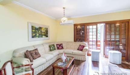 Casa com 3 quartos à venda na Rua Arabutan, 599, Navegantes, Porto Alegre, 385 m2 por R$ 1.630.000