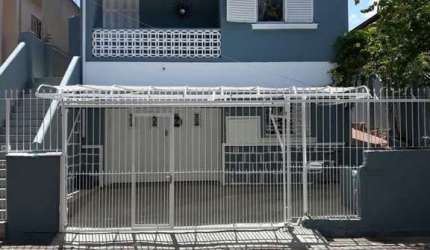 Casa com 4 quartos à venda na Avenida Carneiro da Fontoura, 307, Jardim São Pedro, Porto Alegre, 390 m2 por R$ 890.000