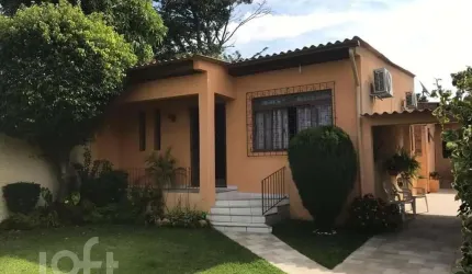 Casa com 2 quartos à venda na Rua Atílio Supertti, 137, Vila Nova, Porto Alegre, 230 m2 por R$ 500.000