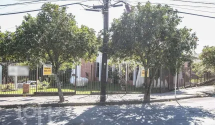 Casa com 3 quartos à venda na Rua Amapá, 1040, Vila Nova, Porto Alegre, 432 m2 por R$ 950.000