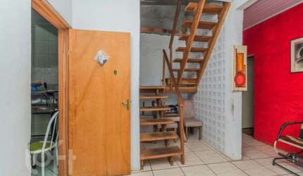 Casa com 3 quartos à venda na Avenida Outeiro, 542, Coronel Aparício Borges, Porto Alegre, 200 m2 por R$ 450.000