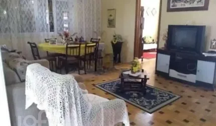 Casa com 3 quartos à venda na Rua Eurico Lara, Medianeira, Porto Alegre, 300 m2 por R$ 749.000
