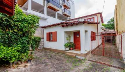 Casa com 5 quartos à venda na Rua Humberto de Campos, 155, Santo Antônio, Porto Alegre, 183 m2 por R$ 509.000