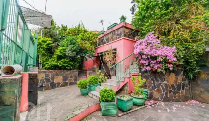 Casa com 3 quartos à venda na Rua Eurico Lara, 609, Medianeira, Porto Alegre, 190 m2 por R$ 700.000