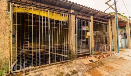 Casa com 1 quarto à venda na Avenida Bernardino Silveira de Amorim, 2134, Rubem Berta, Porto Alegre, 84 m2 por R$ 76.000