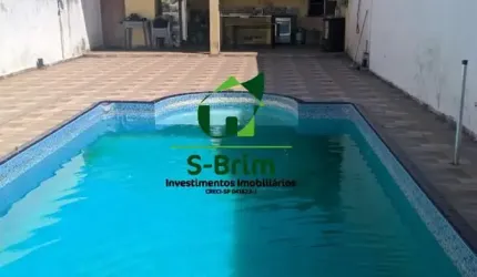 Casa Térrea com Piscina em Condomínio Fechado - Terra Preta/Mairiporã - SP.