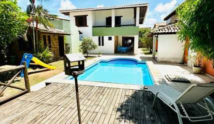 Vendo Excelente Casa em Vilas do Atlântico. R$ 1.500.000,00. Próximo à Praia