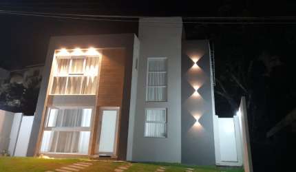Vendo excelente casa em Condomínio Fechado!!! R$ 650.000,00