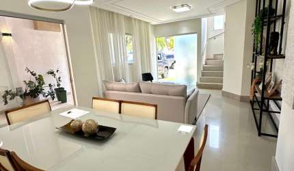 VENDO LINDA CASA EM BURAQUINHO. R$ 820.000,00.