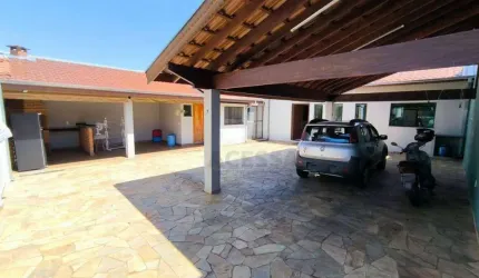 Casa com 2 dormitórios à venda, 160 m² por R$ 530.000,00 - Jardim Reflorenda - Botucatu/SP