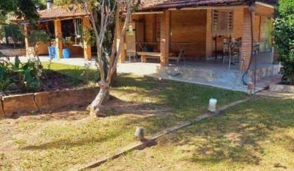 Chácara com 2 dormitórios à venda, 3000 m² por R$ 510.000 - Chácara Capão Bonito - Botucatu/SP