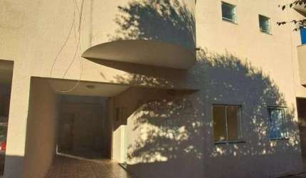 Sobrado com 2 dormitórios para alugar, 80 m² por R$ 1.800,00/mês - Vila Assumpção - Botucatu/SP