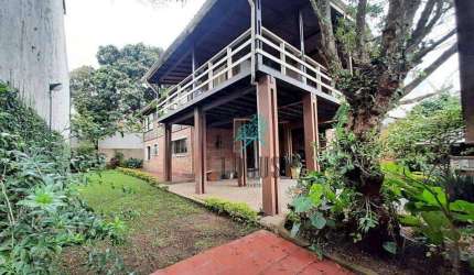 Sobrado bem distribuído com 349m², composto por 4 dormitórios sendo 2 suítes, à venda por R$ 1.280.000 - Rudge Ramos, SBC/SP