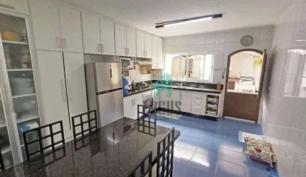 Sobrado com ótima disposição de 202m² composto por 3 quartos sendo 1 suíte, à venda por R$ 720.000 - Vila Helena, Santo André/SP