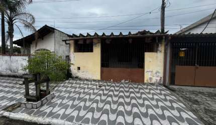 Casa a poucos metros da Praia