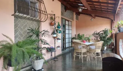 Casa com 5 quartos à venda, 261 m² por R$ 780.000 - Bosque dos Pinheiros - Juiz de Fora/MG