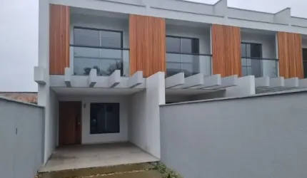 Lindo sobrado geminado pronto para morar.