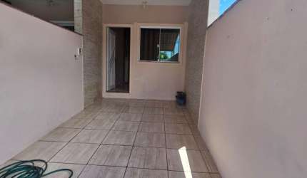 Sobrado Geminado com 2 quartos no Espinheiros!
