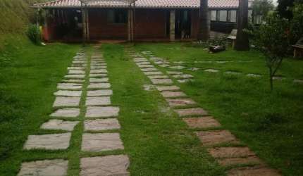 Maravilhosa casa no condomínio Recanto do sol,  em Barreira do triunfo JF