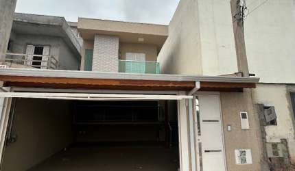 Linda casa sobrado no portal dos ipês